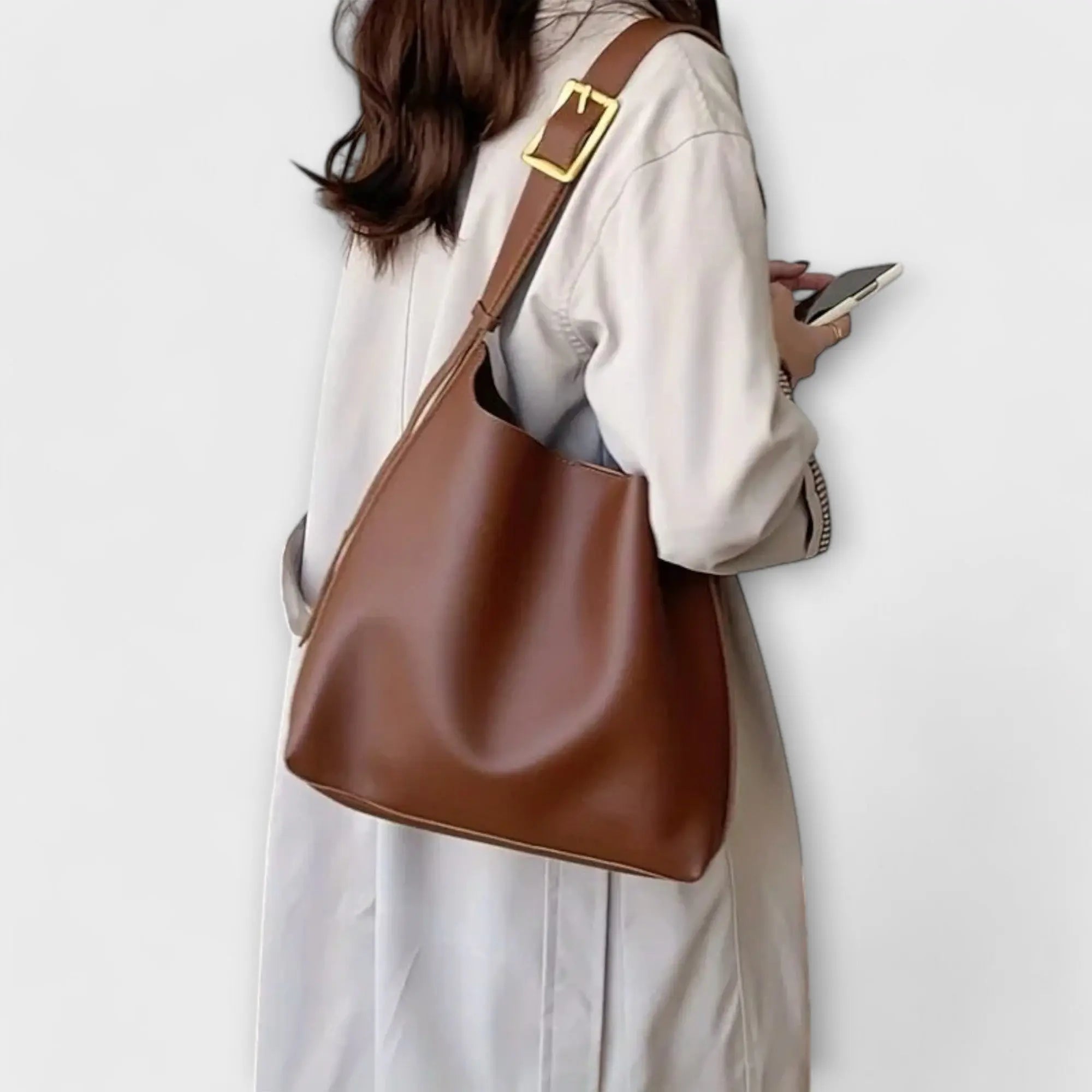 Nora. – Elegante Schultertasche aus Leder